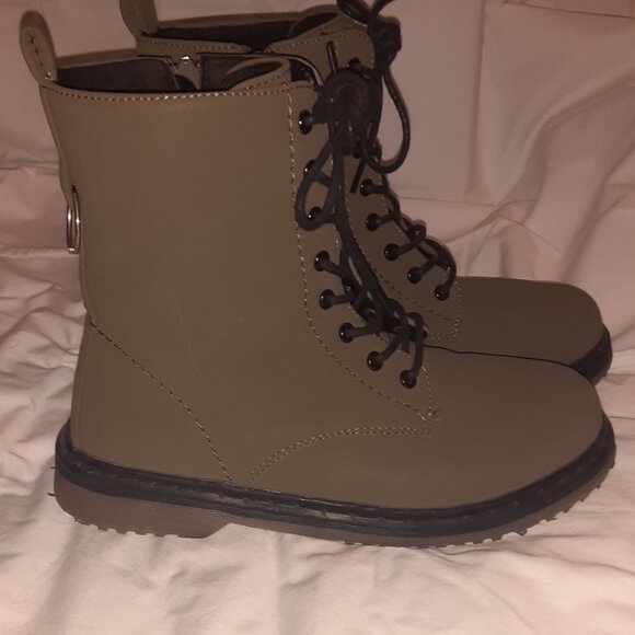Ardene Comfort Zone Retro Inspired Combat Boots Anti-slip Sole Green Size 9 - Picture 1 of 6
